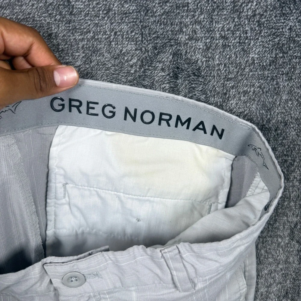 Greg Norman Tasso Elba Mens Gray Plaid Golf Shorts Size 34 Stretch Flat Front